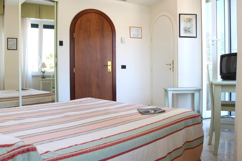 Hotel Elena Recco Exterior photo