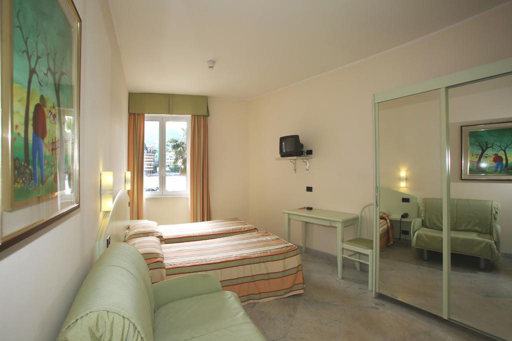 Hotel Elena Recco Exterior photo