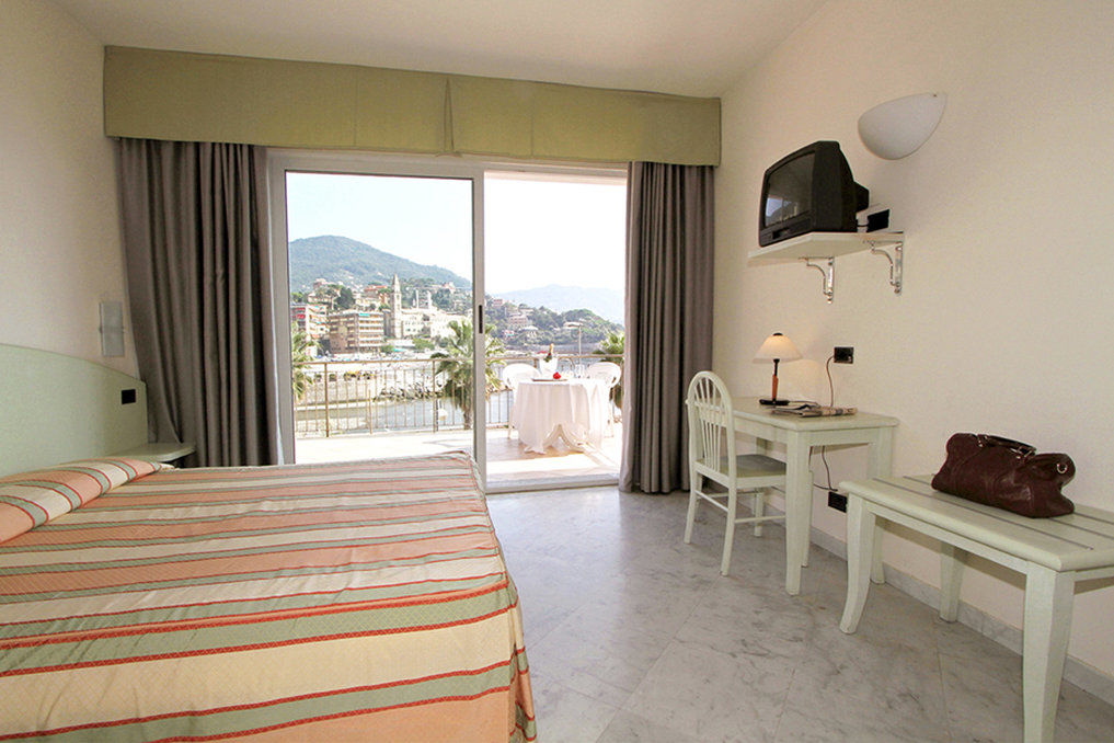 Hotel Elena Recco Exterior photo